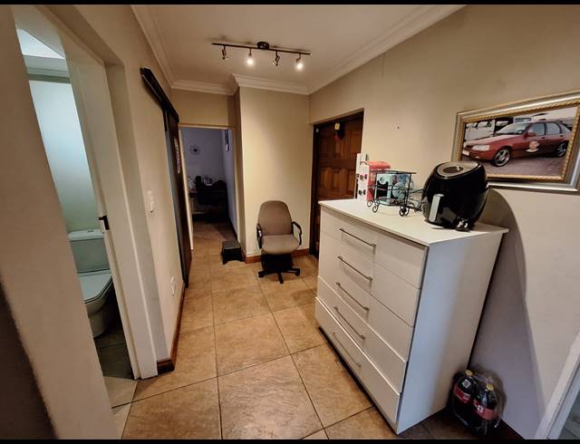 4 BEDROOM HOUSE FOR SALE IN VANDERBIJLPARK SE 8